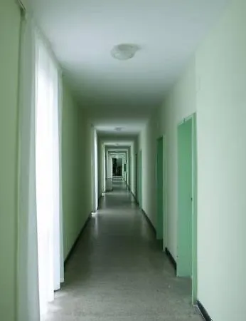 Creativity House Of Bas - Free Parking Hotel