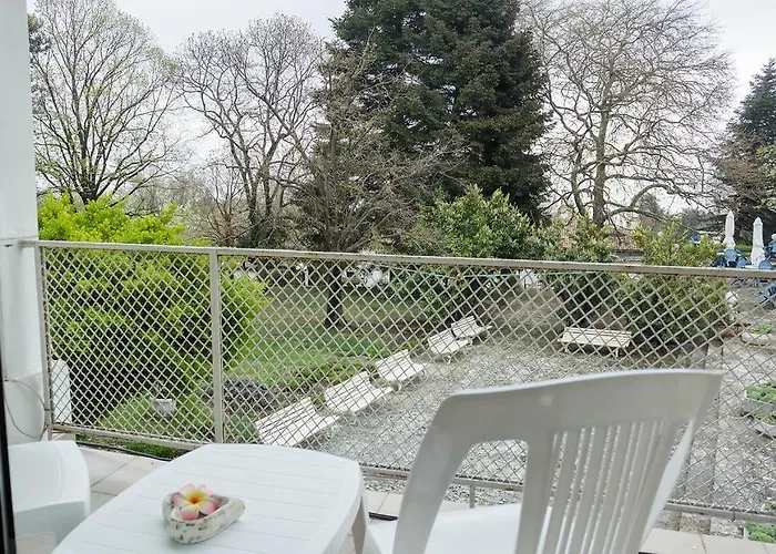 Hotel Holiday House Of Bas Varna - Free Parking Varna